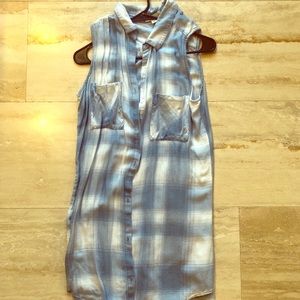 Sleeveless shirt dress